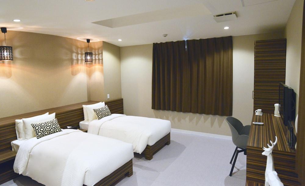Hotel 88 Shinsaibashi Osaka Exterior photo
