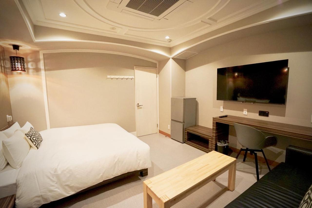 Hotel 88 Shinsaibashi Osaka Exterior photo